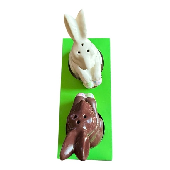 Hallmark Chocolate Ceramic Easter Bunny Rabbit Salt & Pepper Shakers - NWT - Picture 5 of 5